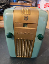 1950’s Westinghouse Refrigerator Little Jewel radio Excellent condition picture
