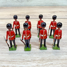 Vintage Britains Welsh Guards Slope Arm Lead Soldiers Set (8) Army Regiment picture