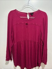 Torrid Women’s Keyhole Peplum Long-Sleeve Top - Magenta picture