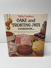 Vintage 1966 Betty Crocker Cake and Frosting Mix Cookbook First Edition 1st Prin picture