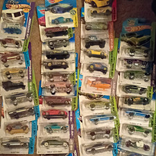 Hot Wheels 1:64 Diecast Car Lot Unopened on Cards HW City Workshop Showroom picture