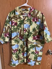 Hilo Hattie Hawaiian Shirt XL Yellow Floral Surfboard Aloha picture