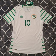 Umbro Ireland 2016/17 Away Player Version Jersey #10 R. Keane Men's Medium BNWT picture