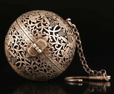 Chinese Old Tibetan silver carved Pattern bird Hang Sachet incense burner picture