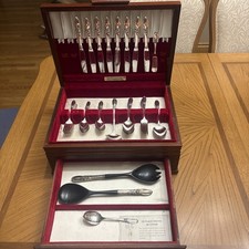 Vintage 1953 Oneida Community Silverplate WHITE ORCHID Flatware Set 53pc Chest  picture