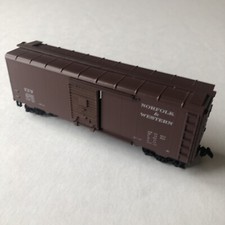 Roundhouse HO N&W Norfolk & Western 40' Box Car Built Kit 1083 Roundtop Box Car picture