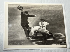 1936 World Series Lou Gehrig Photo, Scoring Run in 8th Inning of Game 4 picture