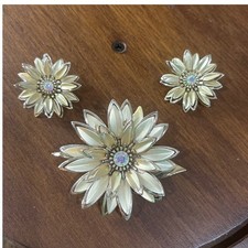 Vtg Unmarked Goldtone Floral Brooch Clip Earrings Set AB Rhinestone MCM Style picture