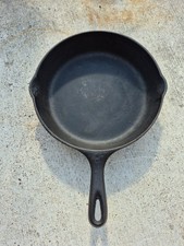 Vintage Vollrath? Cast Iron Skillet No. 8 picture