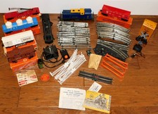 LARGE LOT Lionel Train Tracks Cars Manuals Straight Curved Locomotive Alaska +++ picture
