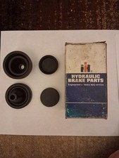 NOS 1973-1985 IH Rear Wheel Cylinder Kit Pair 135284-R91 International 73-85 picture