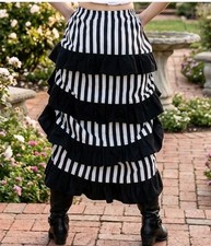 ThePirateDressing Women Steampunk High-Low Cotton Skirt - Black+White picture