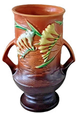 VINTAGE ROSEVILLE POTTERY BROWN FREESIA VASE #123-9 TWO HANDLED USA picture