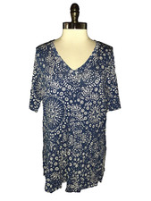 NEW TORRID Plus Size 0 0X Tunic Top Shirt Blue White Floral Short Sleeve picture
