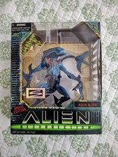 Kenner Alien Resurrection Aqua Alien Signature Series NIB Action Figure 1997 picture