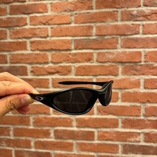 Retro Oakley Minute Gen1 Minute1.0 Sunglasses Black Frame Dark Lenses picture