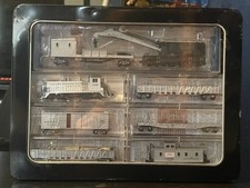 MicroTrains N Scale MOW/Maintenance Of Way Locomotive And Rollingstock Set picture
