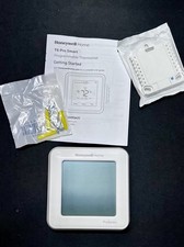 Honeywell TH6220WF2006/U Programmable Thermostat picture