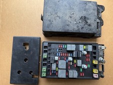 05-06 GMC Envoy Chevy Trailblazer 5.3L V8 Engine Bay Fuse Box Relay 15141559-2 picture