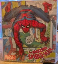 Mezco One:12 Collective Marvel Amazing Spider-Man Figure picture