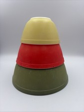 VTG Pyrex Primary Colors Mixing Bowls Set of 3 Yellow 401, Green 403, Red 402 picture