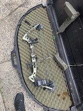 Diamond Archery by Bowtech Razor Edge Compound Bow Camo Case Quiver Hunting picture