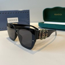 Gucci 68 口 9-145 GG2612 Square Sunglasses Black Acetate Frame Dark Grey Lens New picture