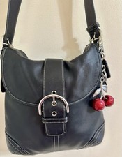 Vintage Coach Soho Flap Closure Black Gloved Leather Shoulder Bag 9481 W/ Charm picture