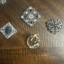 Vintage Lot 4 brooches Enamel / Rhinestones picture