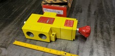 NEW Numatics VT40N08Y Lockout Valve. NEW IN BOX.   shelf B5 picture