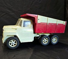 Ertl International 1600 Vintage Pressed Steel Dump Truck Red/White IH picture