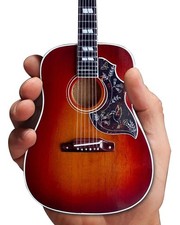 miniature - not playable instruments AXE HEAVEN Hummingbird Guitar 1:4 Scale picture