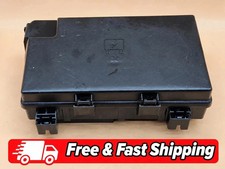 2014-2018 Jeep Grand Cherokee Gasoline Engine Fuse Box Relay Fusebox OEM picture
