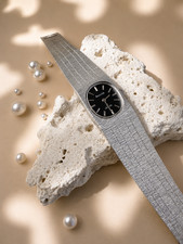 Vintage Accurist 1970s Silver Watch – Round Case Womens Watch picture