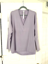 lululemon shirt women picture