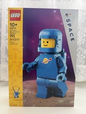 LEGO Up-Scaled Blue Astronaut Minifigure 40921 Brand New Sealed Box picture