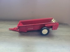 Vintage International Red Manure Spreader Trailer 1/16 Scale Farm Toy STK #492 picture