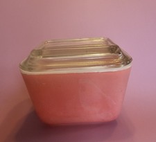 Vintage PYREX 501 Pink  Glass Dish  w/ Clear Lift-Off Lid Grandmacore picture