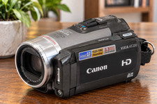 Canon VIXIA HF200 HD Camcorder 15x Optical Zoom 16GB SD Card No Charger Tested picture