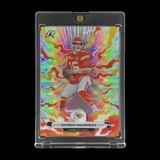 PATRICK MAHOMES II SILVER ELECTRICITY REFRACTOR CHROME CARD 2025 Topps - Chiefs picture