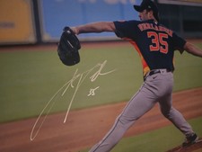 JUSTIN VERLANDER ORIGINAL AUTOGRAPH WITH COA ON THIS VIBRANT 12X8.5