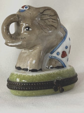 LIMOGES PEINT MAIN PORCELAIN HINGED ELEPHANT WITH HEARTS TRINKET BOX VINTAGE picture