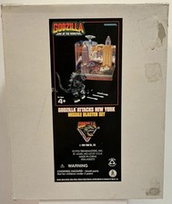 TRENDMASTERS GODZILLA ATTACKS NEW YORK MISSILE BLASTER SET RARE MAIL AWAY NEW picture