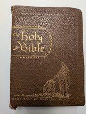 vintage 1954 The Holy Bible : Heritage Edition Note Condition Collectors item picture
