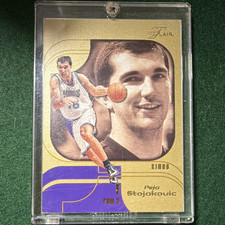 Fleer 2002-03 Flair Peja Stojakovic #10 Row 2 Sacramento Kings NBA Card picture
