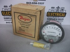 DWYER MAGNEHELIC PRESSURE GAUGE 2002 15PSI 0-2
