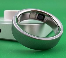 Oura Ring 5 Brushed Silver Size 8 Smart Ring w/ Charger Cable Box picture