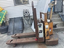 Yale Worksaver Electric Pallet Jack Yuasa 12V Battery Little Giant Charger picture