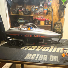 Pro Boat 24 Brushless Electric Jet Boat w Trailer 2x 3S LiPo RTR picture