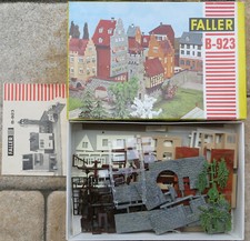 Faller B-923 City Wall in Original Packaging, 60s Rarity (RPS146) picture